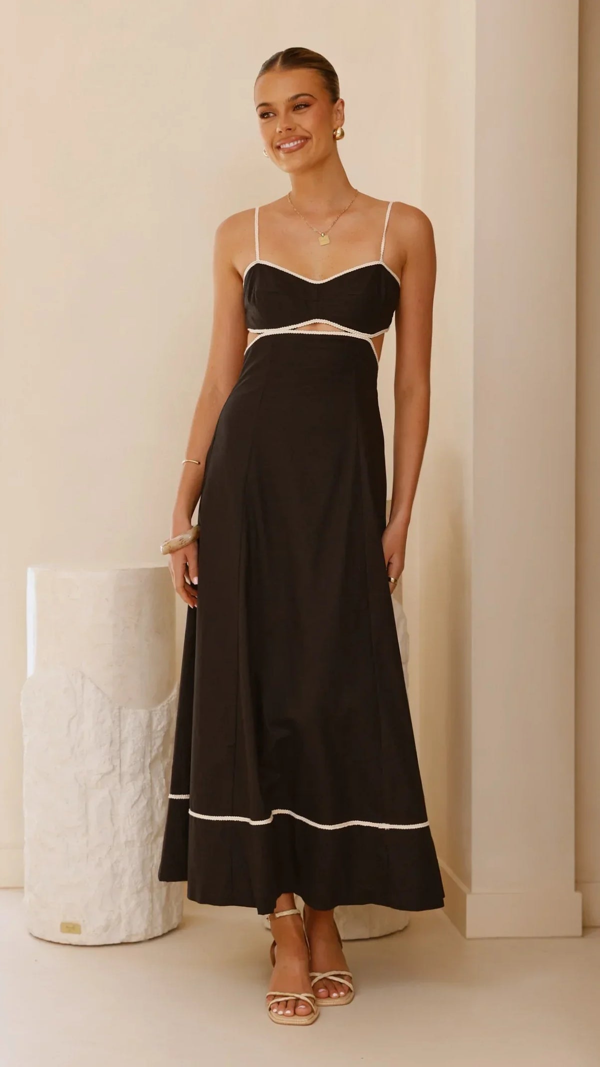 Nereda Maxi Dress - Black